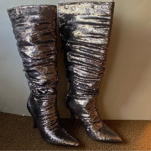 Rocco D'Amelio Shimmering Silver Heeled Boots - Picture 3 of 8